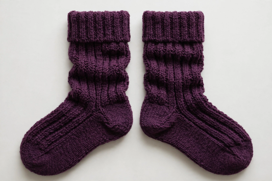 Plum Ribbed Thick Winter Socks — Noor Libaas